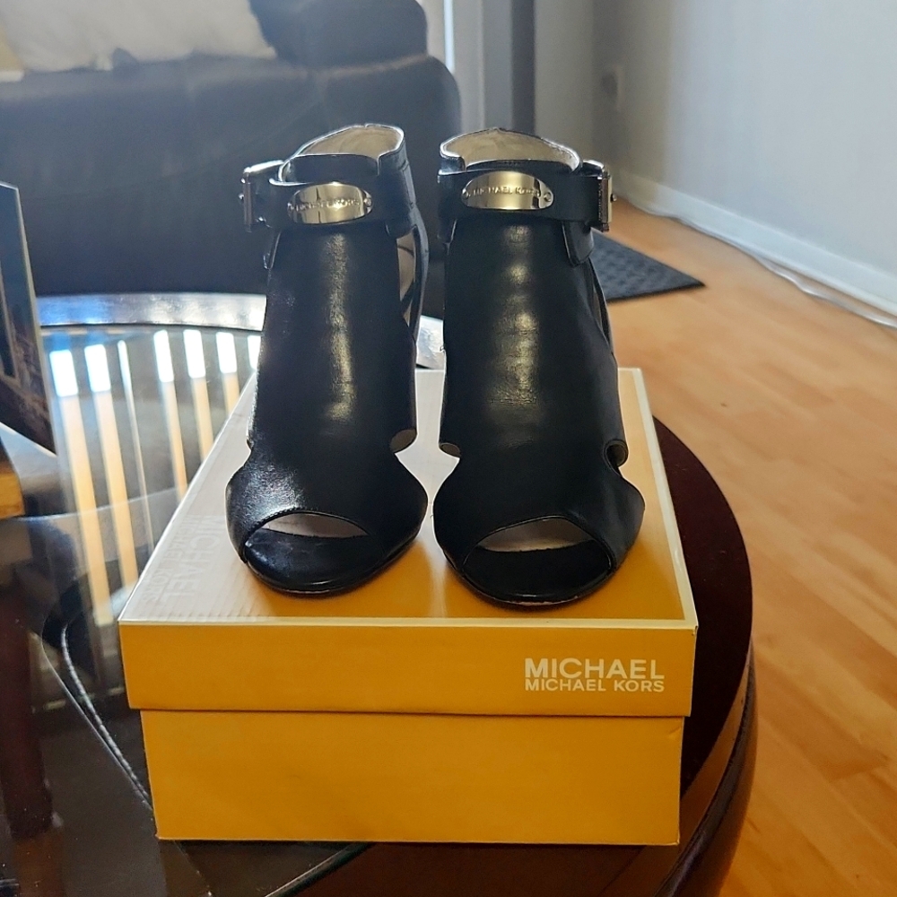 Michael kors shoes black 3"heel bootie leather